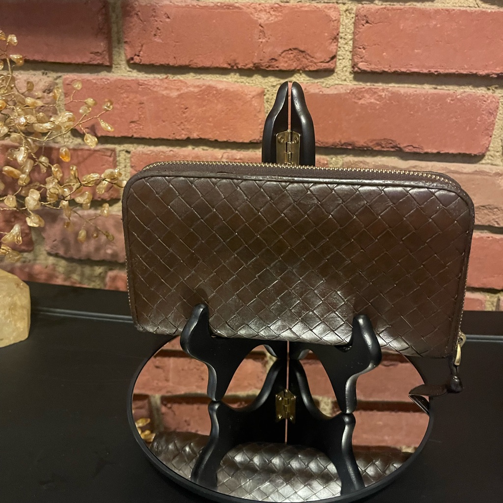 Authentic Bottega Veneta Leather Wallet Excellent Condition.